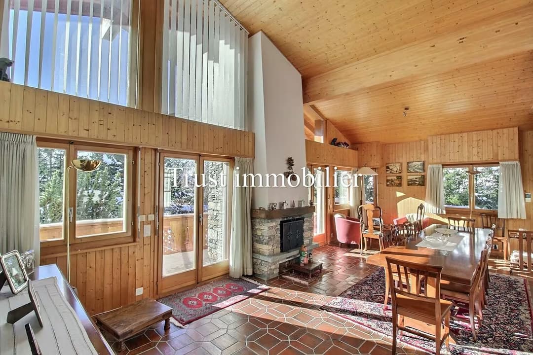 385 – Maison 7.5 pièces  –  330 m²
