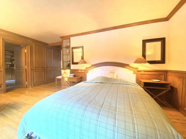 1749 – Appartement 5.5 pièces – 7700 CHF – 260 m²