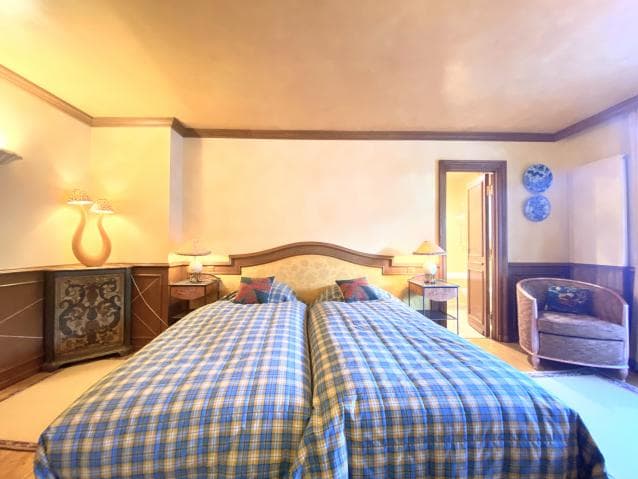 1749 – Appartement 5.5 pièces – 7700 CHF – 260 m²