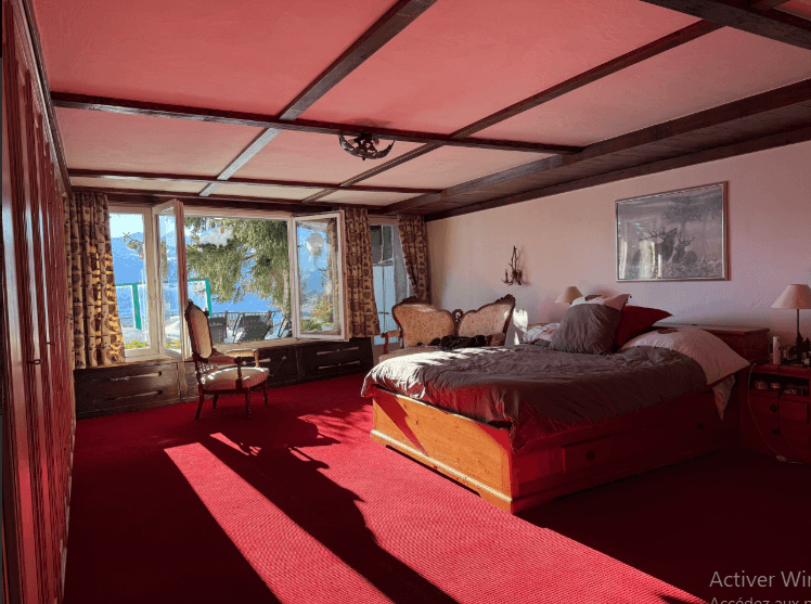 435 – Appartement 4 pièces – 2450CHF – 250m²