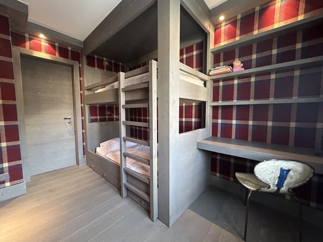 1725 – Appartement 4 pièces –  2450 CHF –