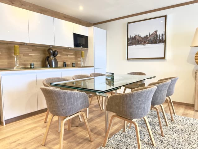 468 – Appartement 4 pièces – 3150CHF – 148m²