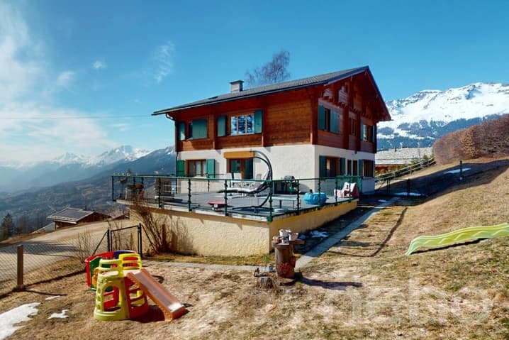 798 – Appartement 4.5 pièces – 840000 CHF – 130 m²