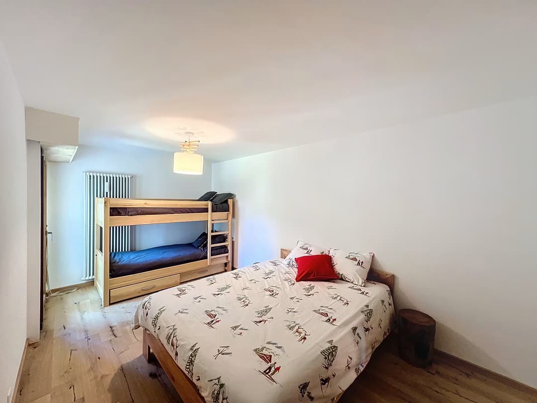 549 – Appartement – 2.5 pièces  800CHF – 74m²