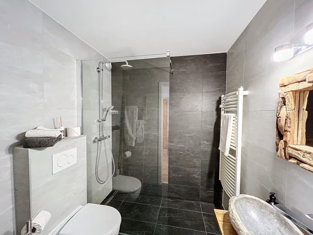 549 – Appartement – 2.5 pièces  800CHF – 74m²