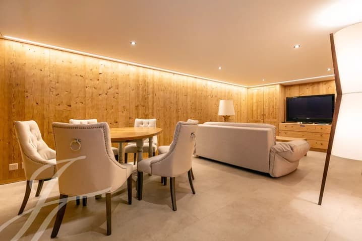 723 – Maison  – 5.5pièces  – 200 m²