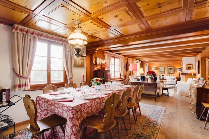 721- Maison  -8.5pièces – 8750CHF  – 350 m²