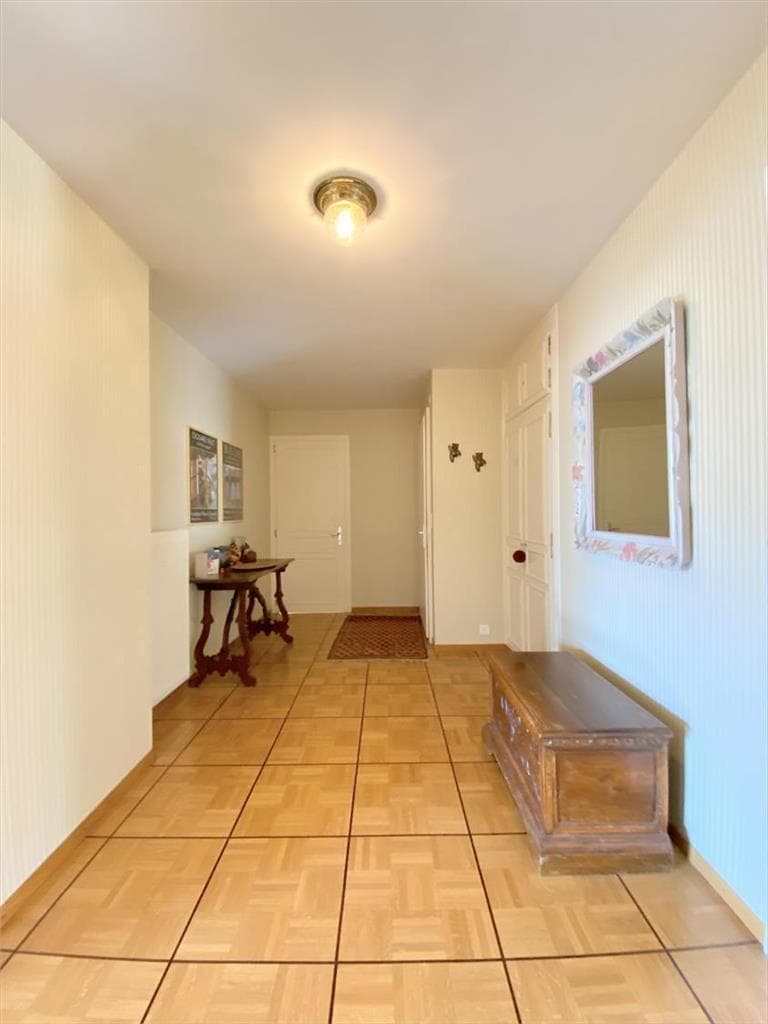 2147 – Appartement 5.5 pièces – 1350000 CHF – 190 m²