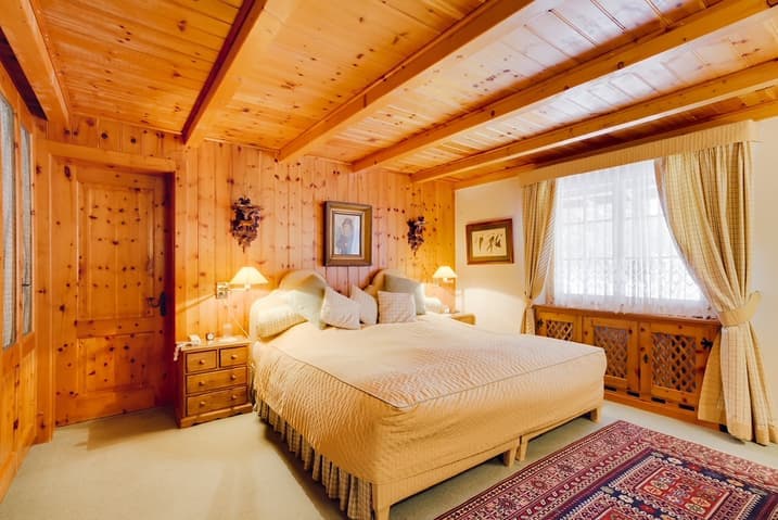 721- Maison  -8.5pièces – 8750CHF  – 350 m²