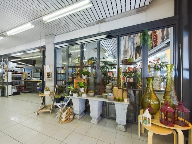 752 – Commerce 2 pièces – 78 m²