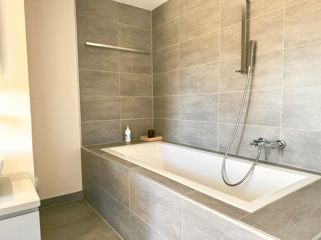 758 – Appartement  – 4pièces  – 4200CHF  – 200 m²