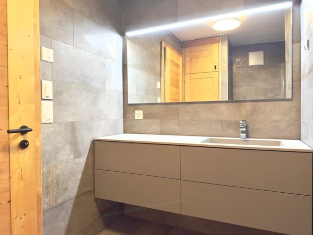 793 – Appartement 3.5 pièces – 3800CHF – 100m²
