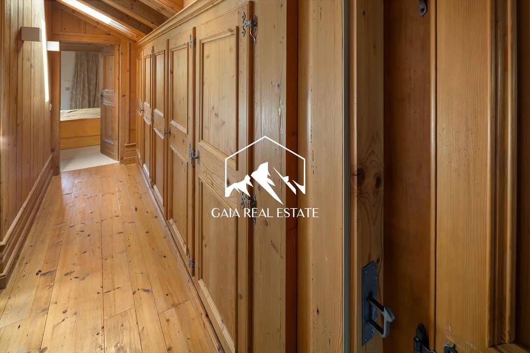 744 – Appartement 4,5 pièces – 220m²
