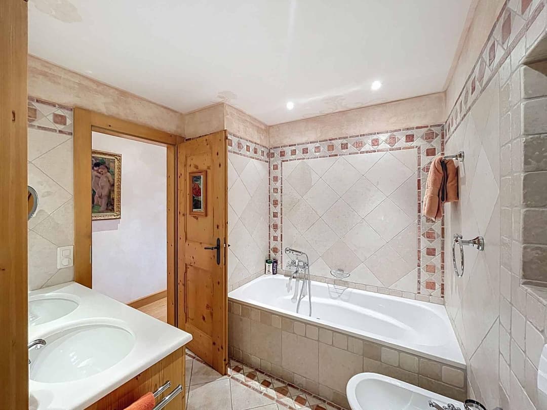 1057 – Appartement 4.5 pièces – 4380000CHF – 173.7m²
