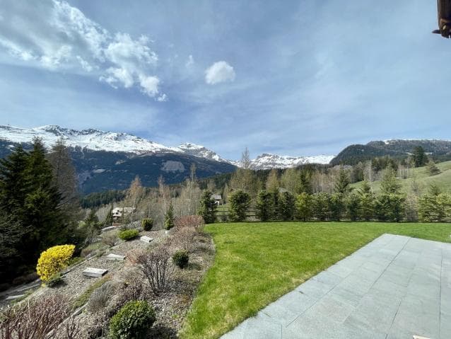 1002 – Appartement 4.5 pièces – 2300000 CHF – 169 m²
