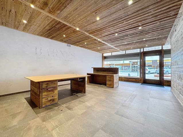 808 -Commerce  – 2950CHF  – 70 m²