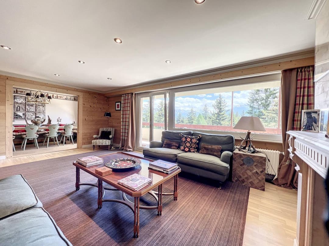 1056 – Appartement 6 pièces – 1950000CHF – 245m²