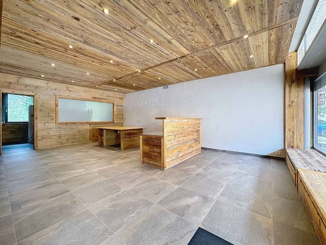 808 -Commerce  – 2950CHF  – 70 m²
