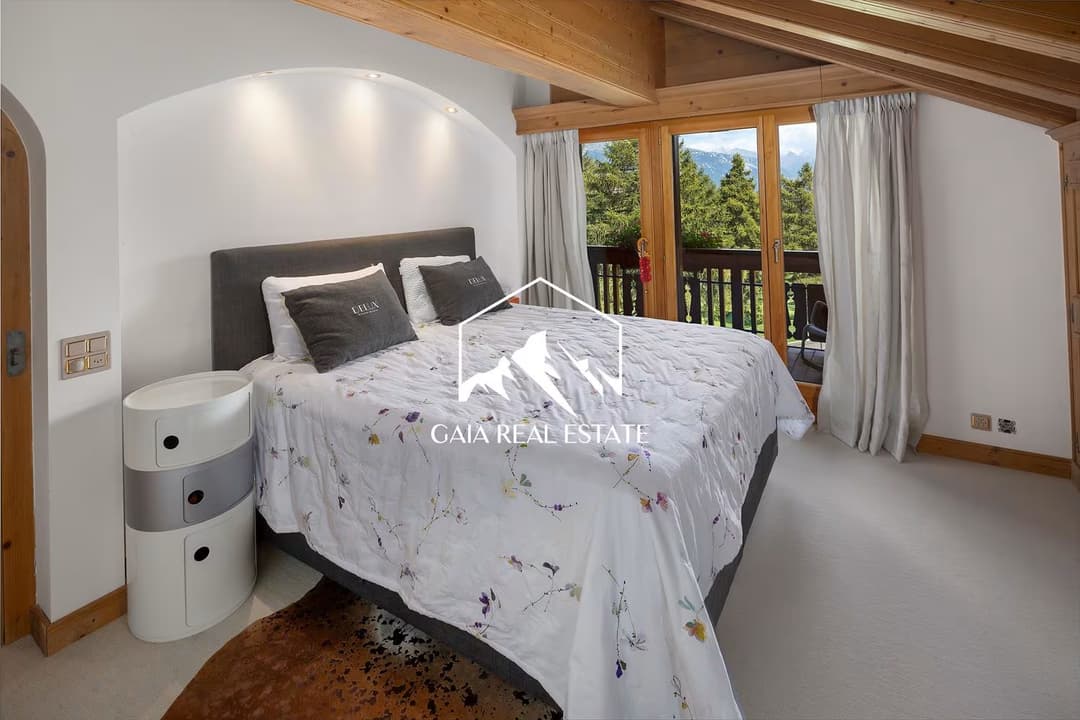 744 – Appartement 4,5 pièces – 220m²