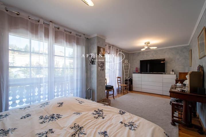 1072 – Appartement 8 pièces – 3200000CHF – 277m²