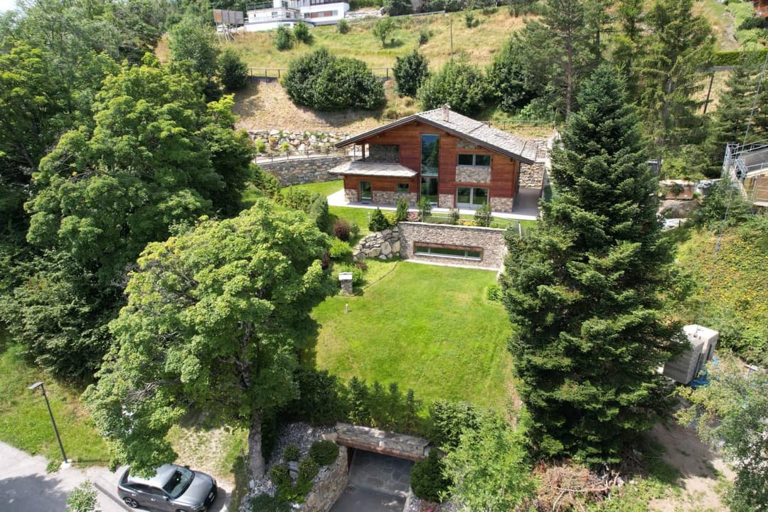 1015 – Maison 5.5 pièces – 3360000CHF – 350m²