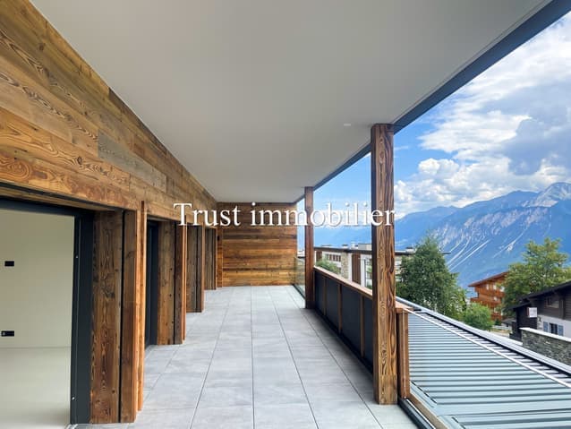 828 – Appartement 3.5 pièces – 4600 CHF – 158 m²