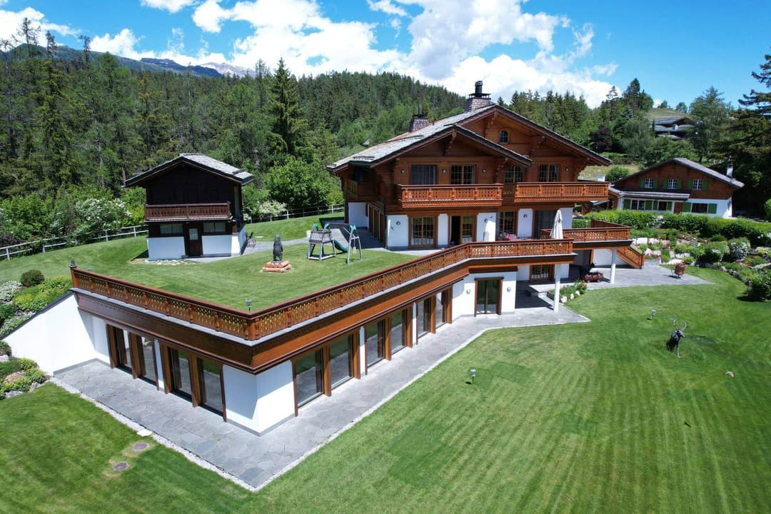 1103 – Maison 15 pièces – 2107 m²