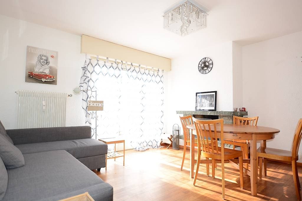 823 – Appartement 2.5 pièces – 1200 CHF –