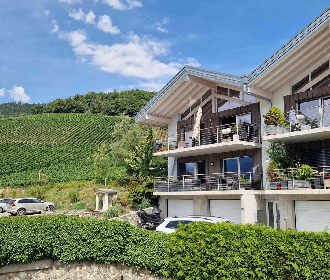 888 – Appartement – 4.5pièces – 2000CHF   – 130 m²