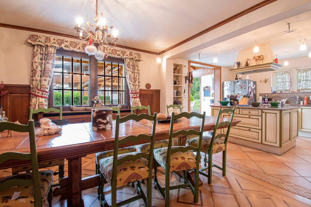 1103 – Maison 15 pièces – 2107 m²