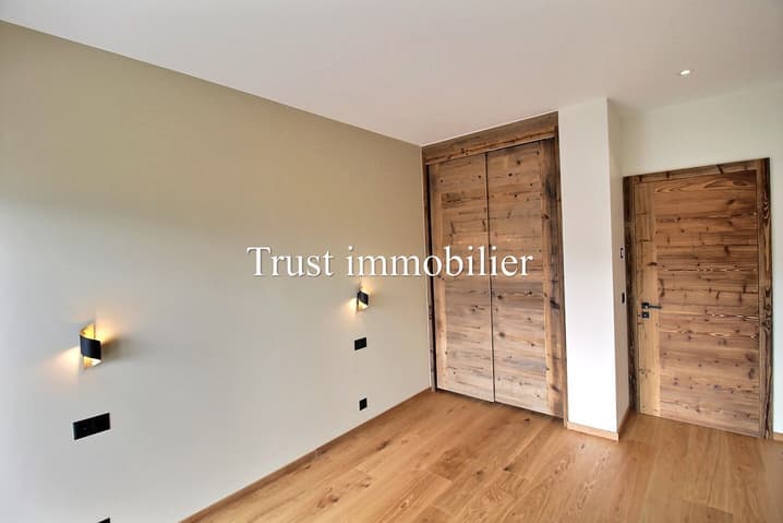828 – Appartement 3.5 pièces – 4600 CHF – 158 m²
