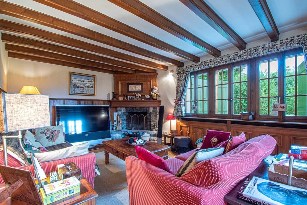 1103 – Maison 15 pièces – 2107 m²