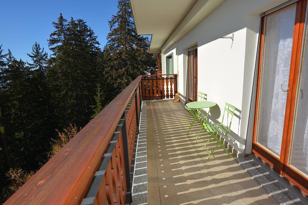 823 – Appartement 2.5 pièces – 1200 CHF –