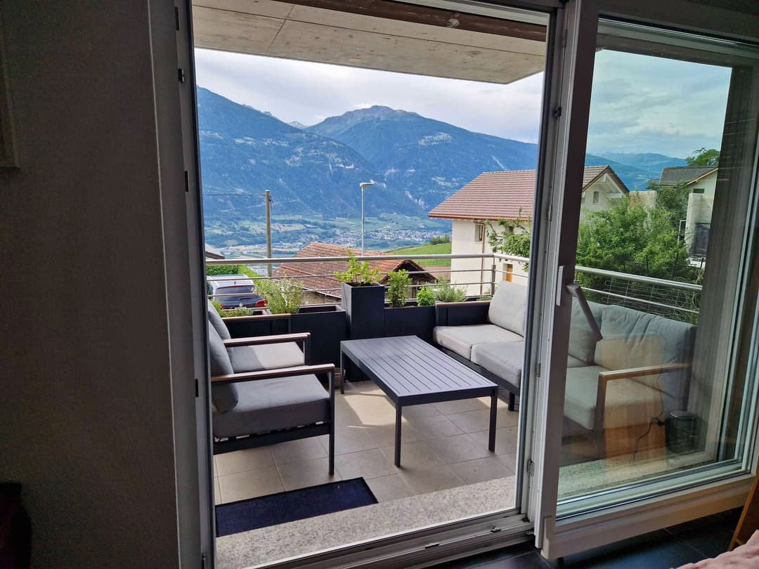 888 – Appartement – 4.5pièces – 2000CHF   – 130 m²