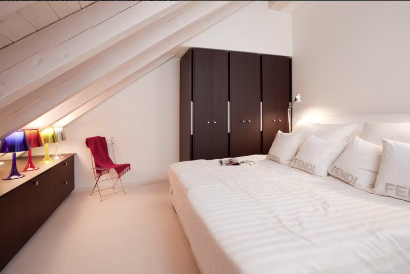 855 – Appartement – 3.5pièces – 3000CHF – 184 m²