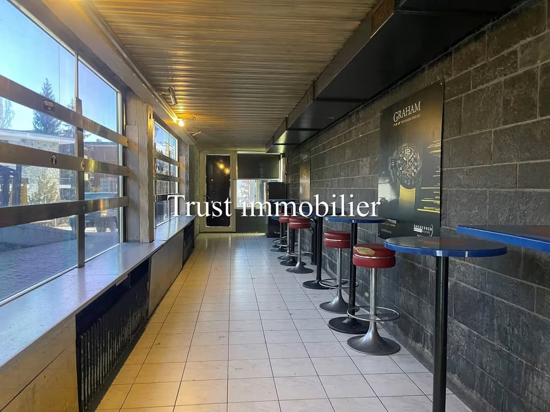 1118 –  Commerce – 1200000CHF – 250m²