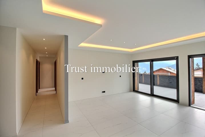 828 – Appartement 3.5 pièces – 4600 CHF – 158 m²