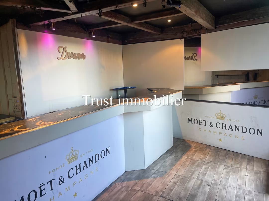 1118 –  Commerce – 1200000CHF – 250m²