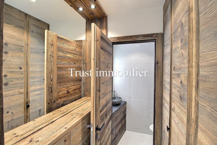 828 – Appartement 3.5 pièces – 4600 CHF – 158 m²