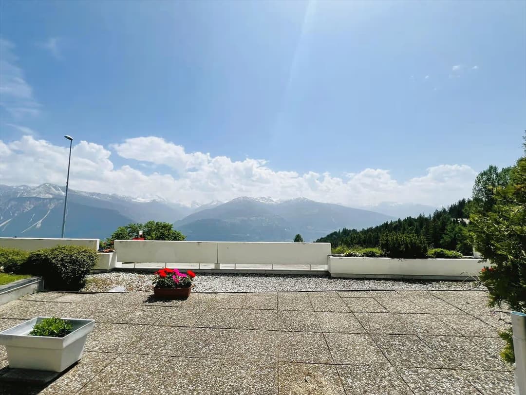 933 – Appartement – 3.5pièces – 2200CHF – 71 m²