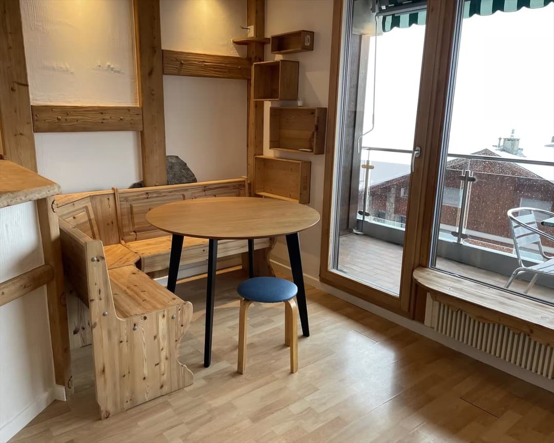 935 – Appartement- 2.5pièces – 1350CHF