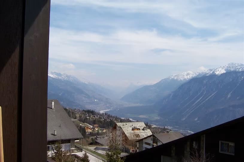 935 – Appartement- 2.5pièces – 1350CHF