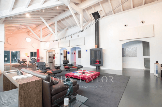 1364 – Maison 6 pièces – 411m²