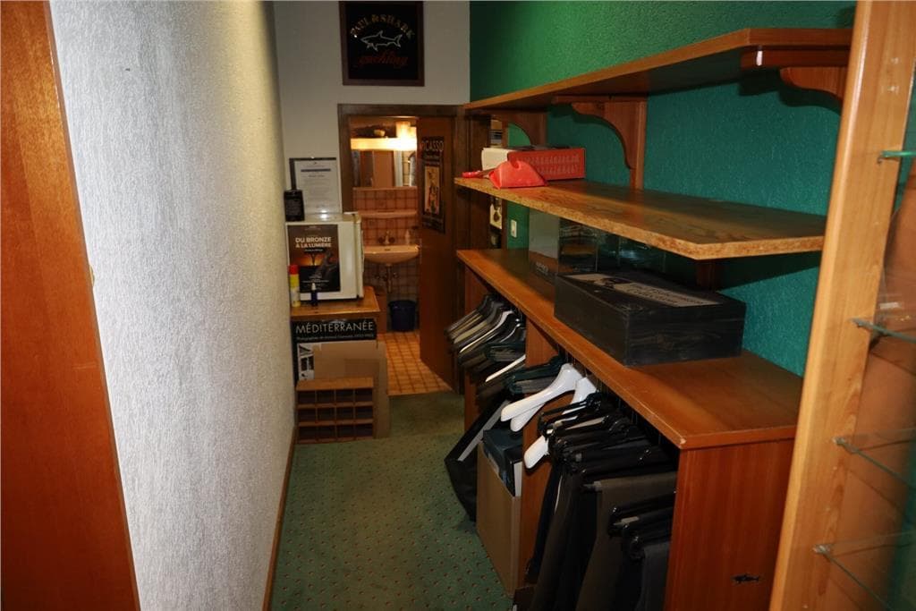 1328 – Commerce – 890000CHF – 102 m²