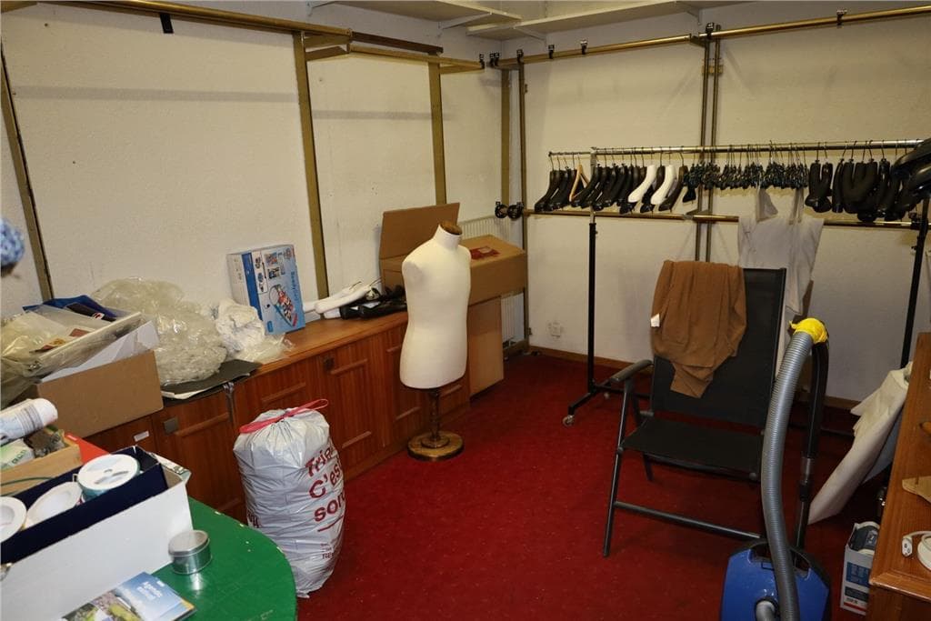 1328 – Commerce – 890000CHF – 102 m²