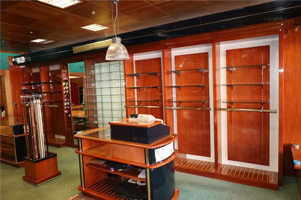 1328 – Commerce – 890000CHF – 102 m²