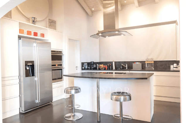 1364 – Maison 6 pièces – 411m²