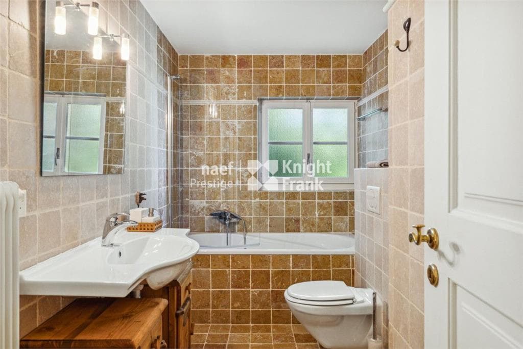 1118 – Maison  -180 m²