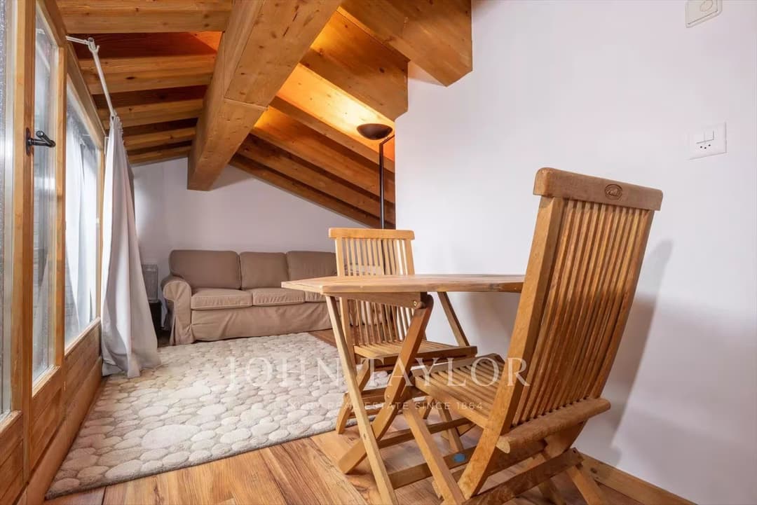 1157 – Appartement 6 pièces – 290 m²