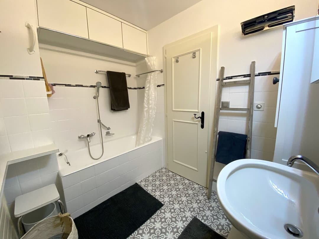 1202 – Appartement – 1.5pièces – 1000CHF – 43 m²